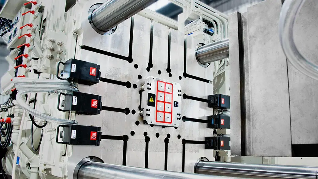 die_cast_page_img_01